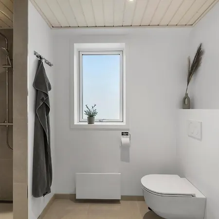 4 Bedroom Gorgeous In * Liseleje