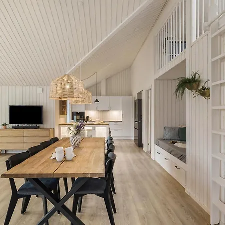 4 Bedroom Lovely In *