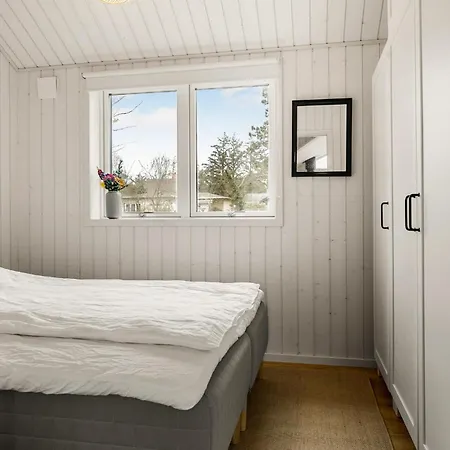 4 Bedroom Gorgeous In Liseleje