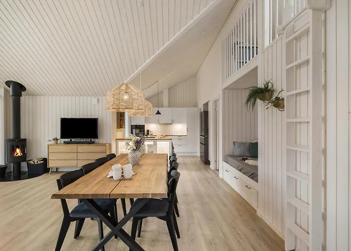 4 Bedroom Lovely In *