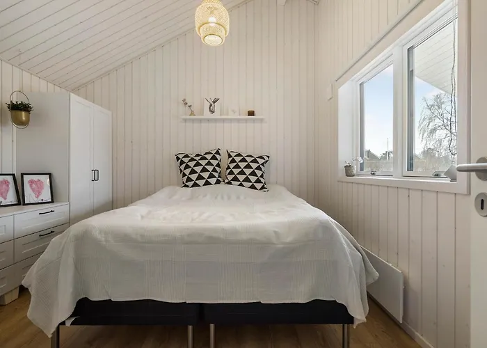 4 Bedroom Lovely In * Liseleje