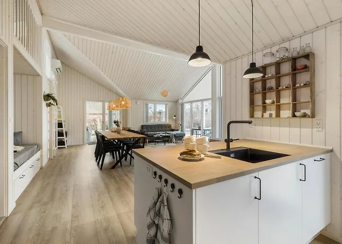 Дом отдыха 4 Bedroom Lovely In