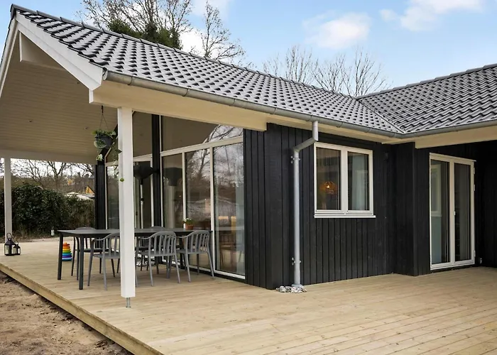 4 Bedroom Lovely In * Liseleje